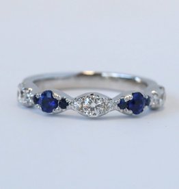 American Jewelry 18k White Gold .50ctw Round Brilliant Diamond & Sapphire Scalloped Stackable Band (Size 6)