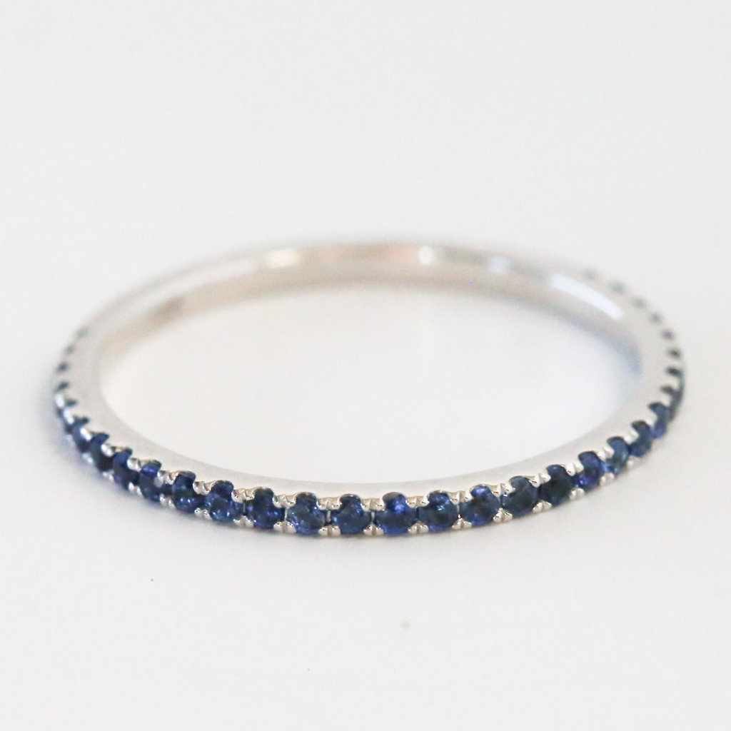 14k White Gold .36ctw Blue Sapphire Stackable Ring (size 6.5)