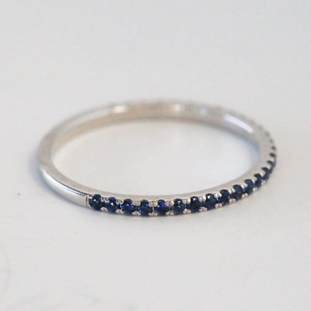 14k White Gold .36ctw Blue Sapphire Stackable Ring (size 6.5)