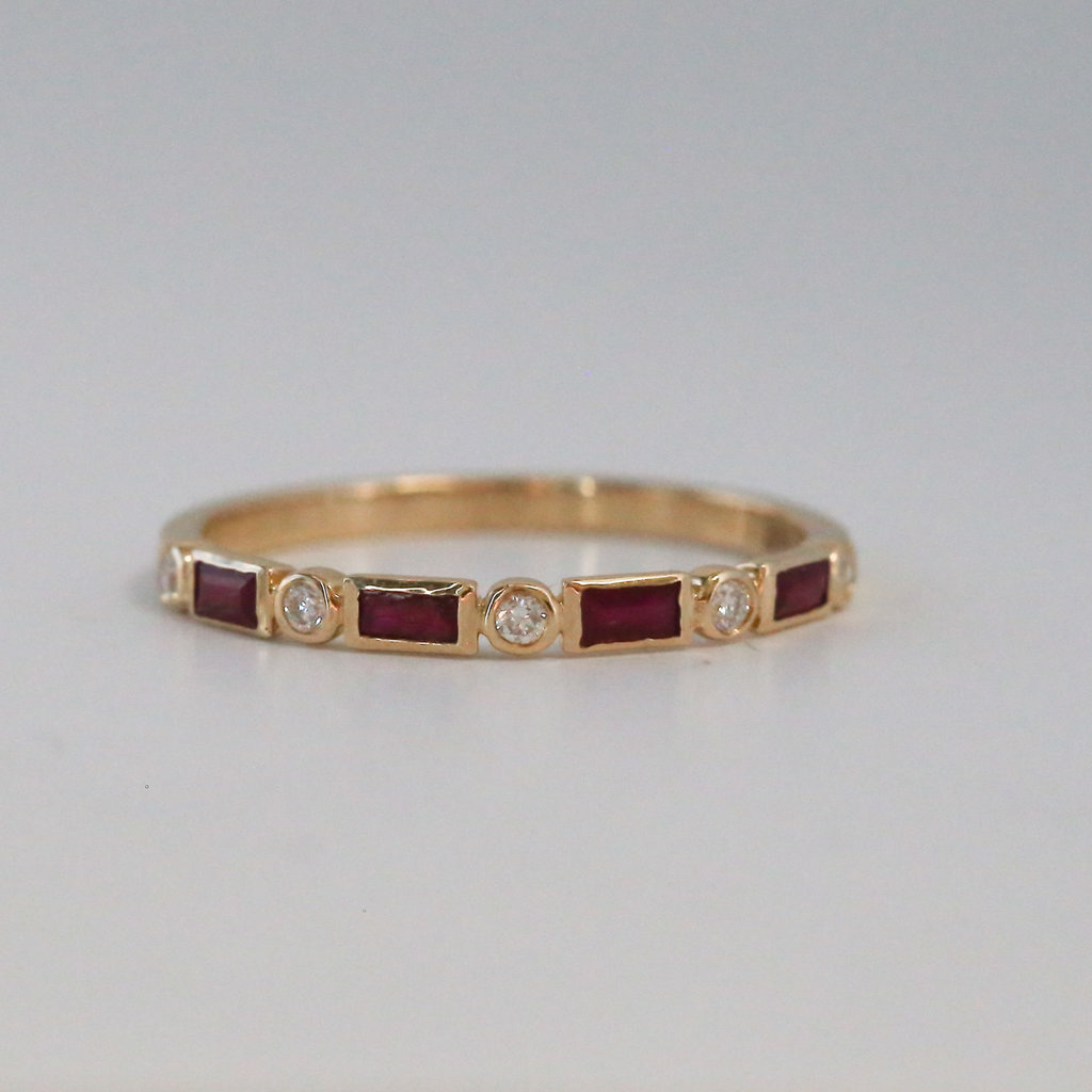 14k Yellow Gold .38ctw Diamond and Ruby Stackable Band (size 6.5)