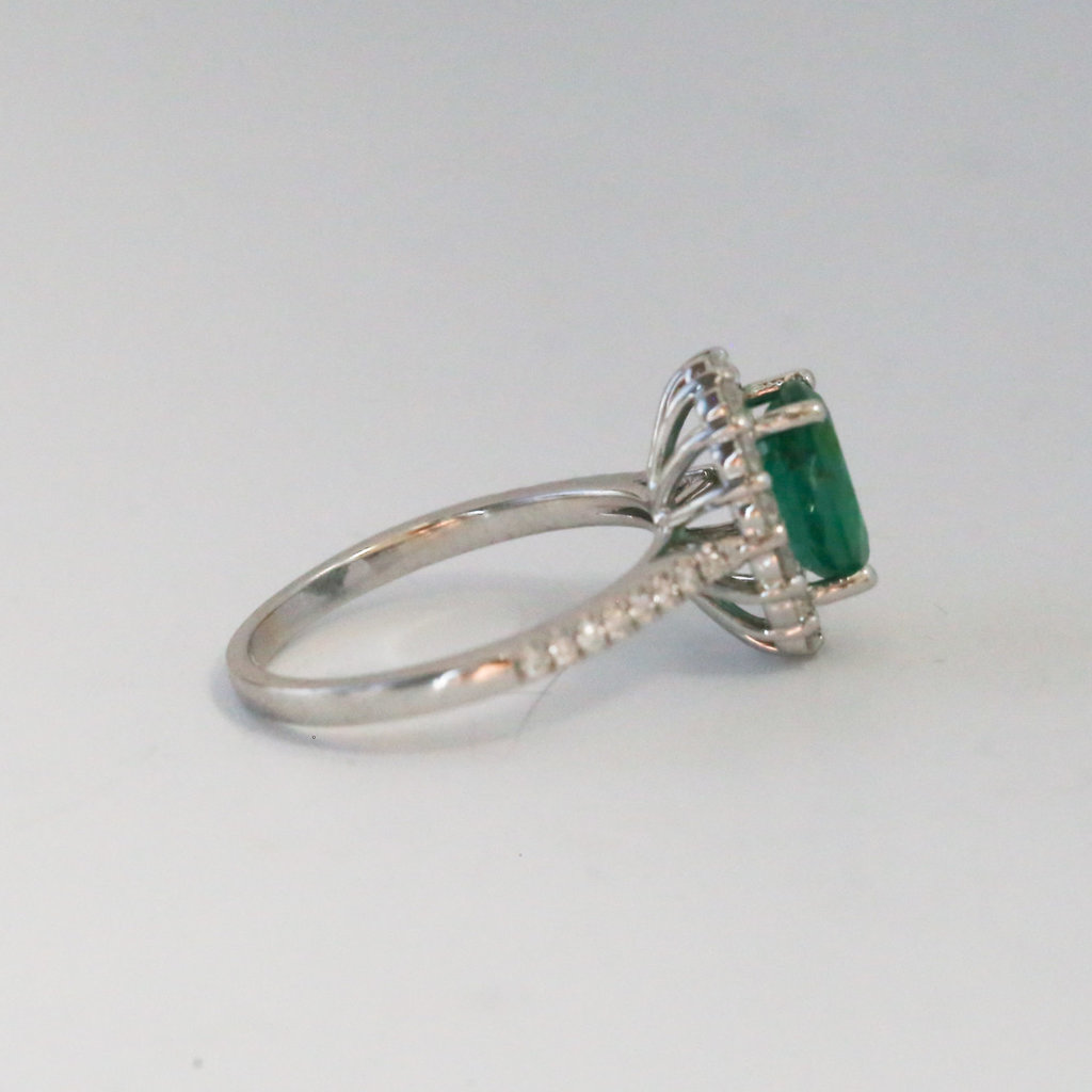 14k White Gold .74ctw Diamond and 1.75ct Emerald Oval Ring (size 7)