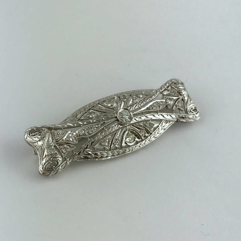 American Jewelry ESTATE Platinum Old European Diamond Hand-Engraved Brooch
