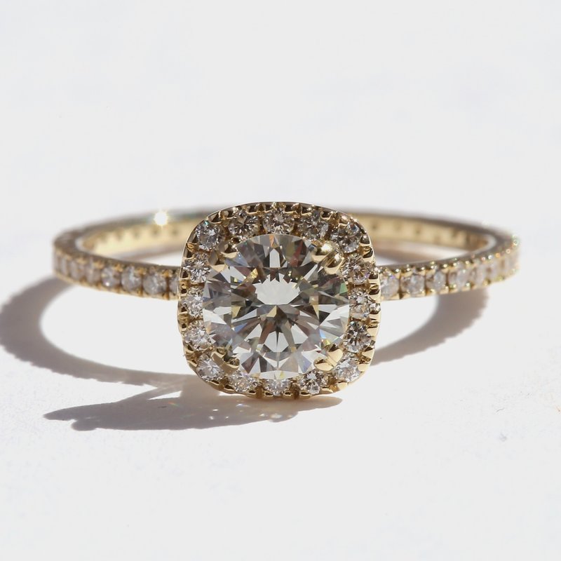 American Jewelry 14k Yellow Gold 1.17ctw (.72 J/VS1 Ctr) Round Brilliant Diamond Halo Semi Eternity Wedding Ring (Size 6.5)