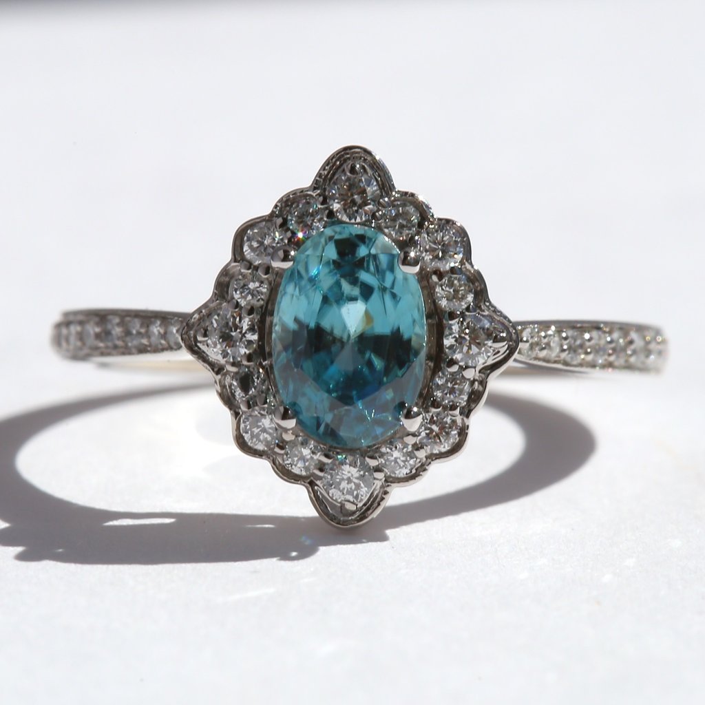 American Jewelry 14k White Gold .27ctw Round Brilliant Diamond Blue Zircon Halo Fashion Ring (Size 7)