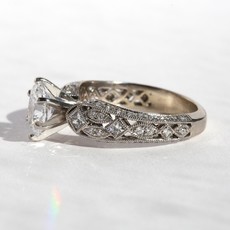 American Jewelry 14k White Gold 1.75ctw (1.04 E/SI1 Ctr) Oval, Princess, & Round Brilliant Diamond Milgrain Engagement Ring (Size 7)