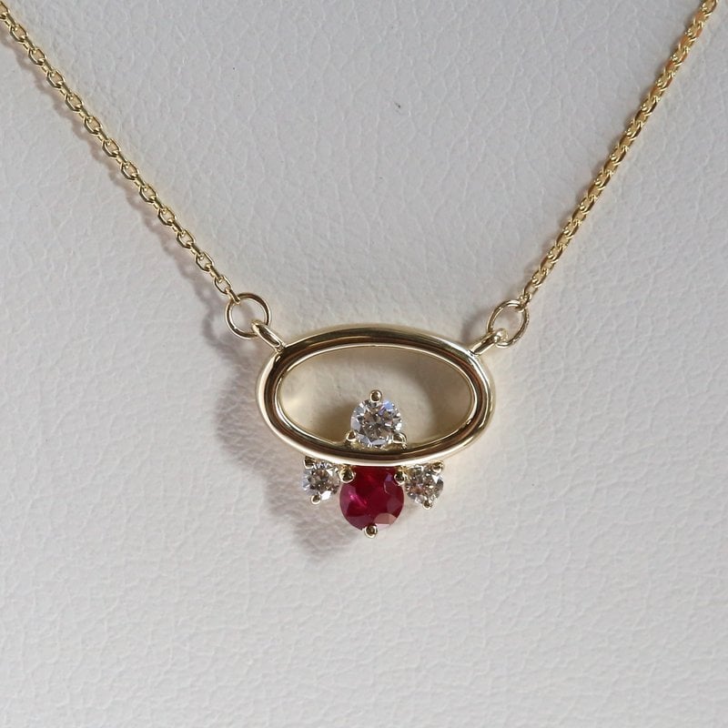 American Jewelry 14k Yellow Gold  .06ctw Round Brilliant Diamond & Ruby Petite Openwork Necklace