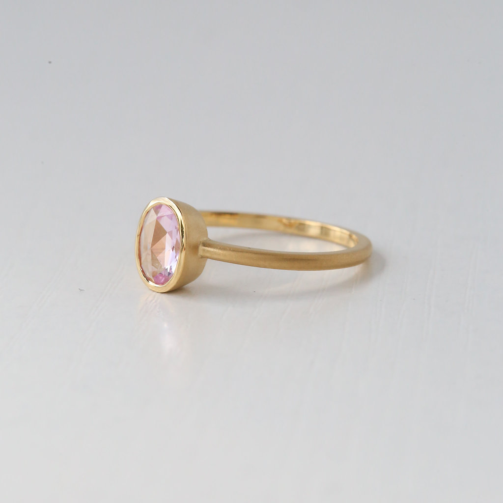 14k Yellow Gold 1/2ct Oval Rosecut Light Pink Sapphire Bezel Satin Finish Ring (Size 6.5)