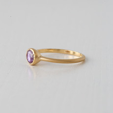 14k Yellow Gold 1/2ct Sideways Oval Rosecut Purple Sapphire Bezel Satin Finish Ring (Size 6.5)