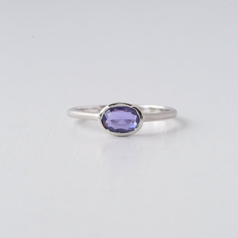 14k White Gold 1/2ct Sideways Oval Rosecut Purple Sapphire Bezel Satin Finish Ring (Size 6.5)