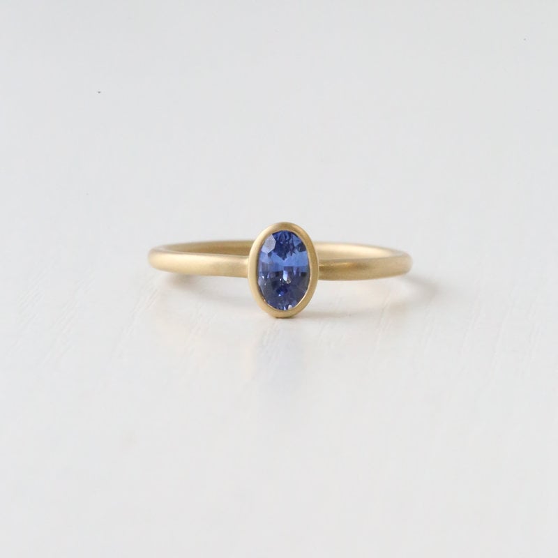 14k Yellow Gold 0.56ct Oval Ceylon Blue Sapphire Bezel Satin Finish Ring (Size 6.5)