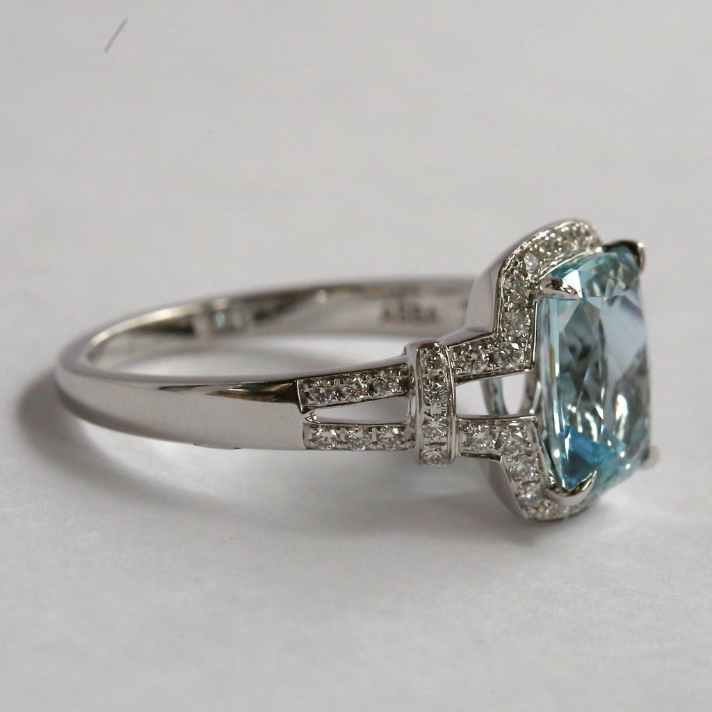 American Jewelry 14k White Gold 1.66ctw Aquamarine & .26ctw Diamond Halo Split Shank Ring (Size 6.5)