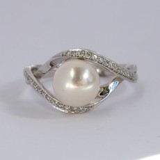 American Jewelry 14kw 8x8.5 Akoya Pearl & 1/5ct Diamond Openwork Ring (Size 7)