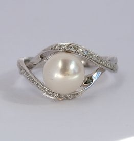 American Jewelry 14kw 8x8.5 Akoya Pearl & 1/5ct Dia Openwork Ring (Size 7)
