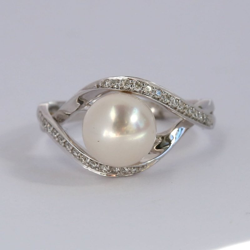 American Jewelry 14kw 8x8.5 Akoya Pearl & 1/5ct Dia Openwork Ring (Size 7)