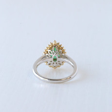 18k Two-Toned Gold 0.52ctw Diamond Round and Baguette Halo 0.86ct Pear Emerald Ring (Size 7)