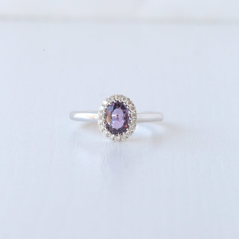 18k White Gold  0.17ctw Diamond Seamless Halo 1.07ct Purple Sapphire Ring (Size 6.5)