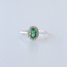 18k White Gold 0.17ct Diamond Halo 0.64ct Oval Emerald Ring (Size 7)