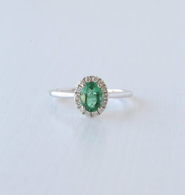 18k White Gold 0.17ct Diamond Halo 0.64ct Oval Emerald Ring (Size 7)