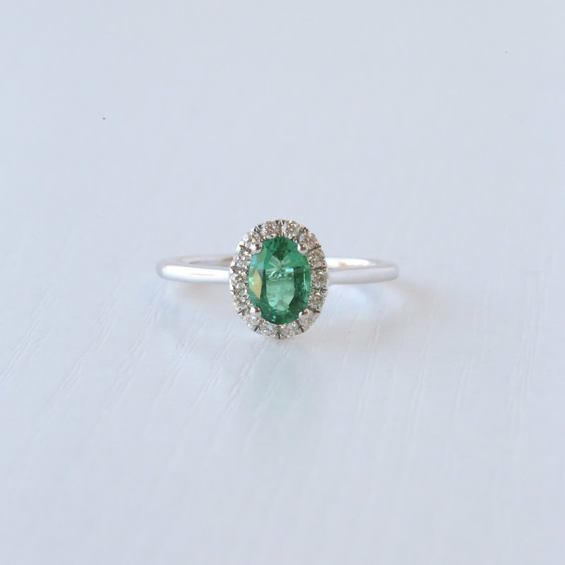 18k White Gold 0.17ct Diamond Halo 0.64ct Oval Emerald Ring (Size 7)