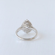 18k White Gold 0.51ctw Baguette and Round Semi-Mount Pear Center Engagement Ring (Size 7)