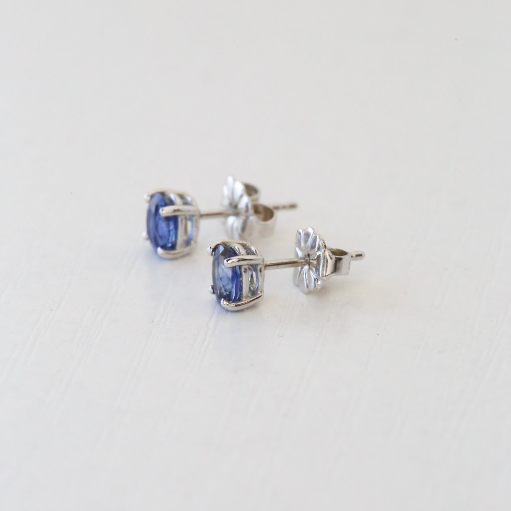 14k White Gold .96ct Oval Blue Ceylon Sapphire Stud Earrings