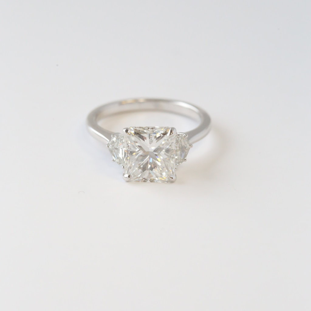 American Jewelry 18kwg 3.33ctw Radiant F/S1 Diamond GIA with .51ctw Accent Stones (Size 6.5)