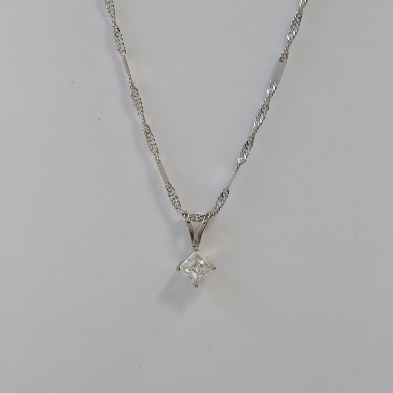 14k White Gold .39ctw G/SI2 GIA Princess Cut Diamond Solitaire Necklace