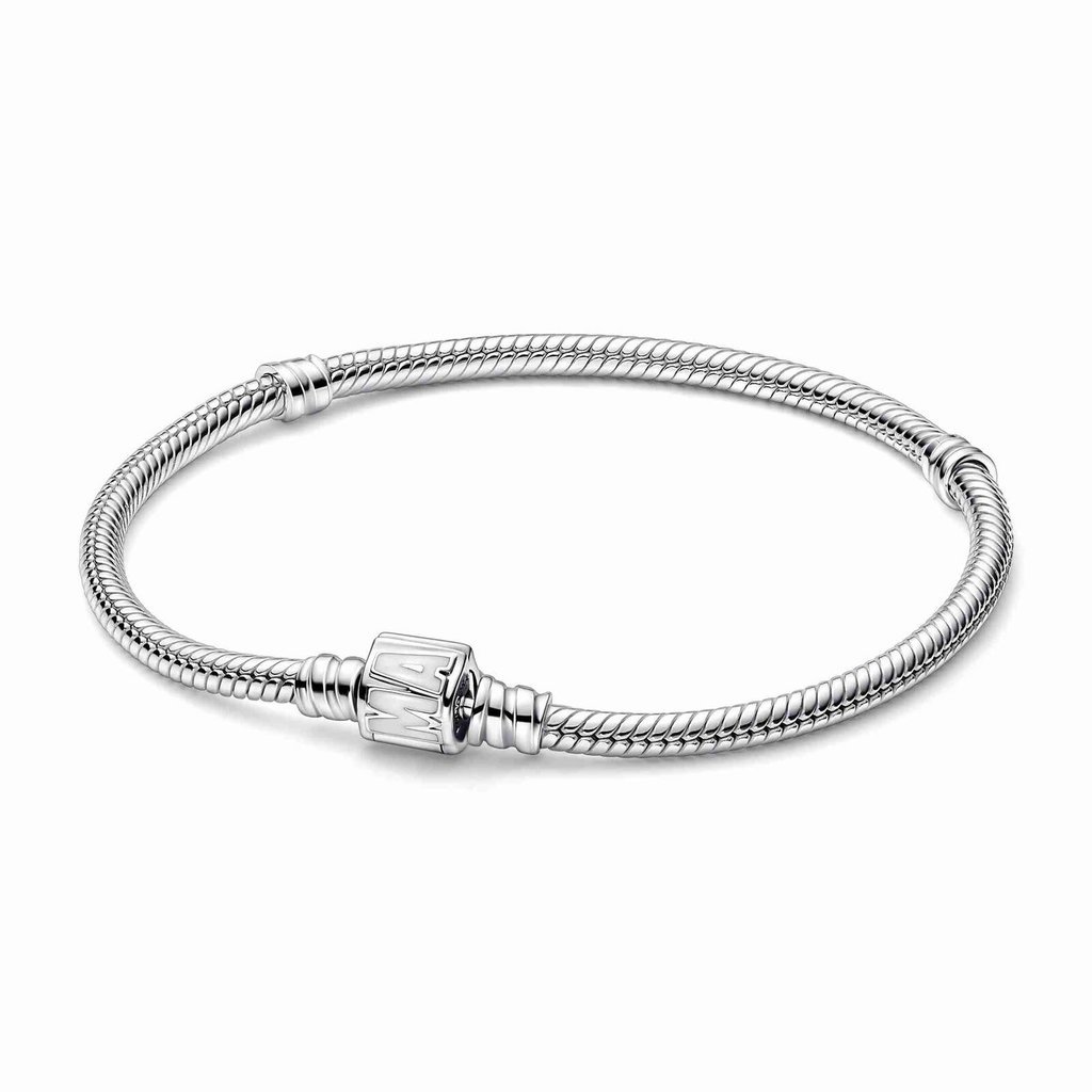 Pandora PANDORA Bracelet, Moments Marvel Logo Clasp Snake Chain, 18cm