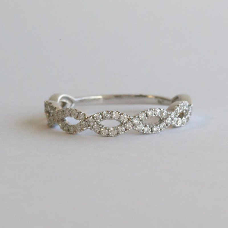 American Jewelry 14k White .36ctw Diamond Infinity Wedding Band (Size 7)