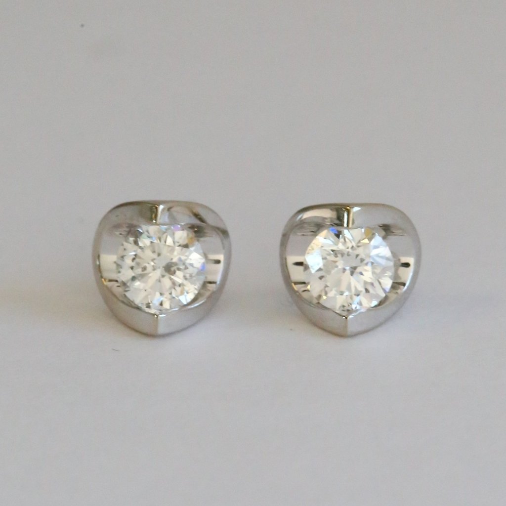 American Jewelry 14k White Gold .50ctw Diamond Tension Set Stud Earrings