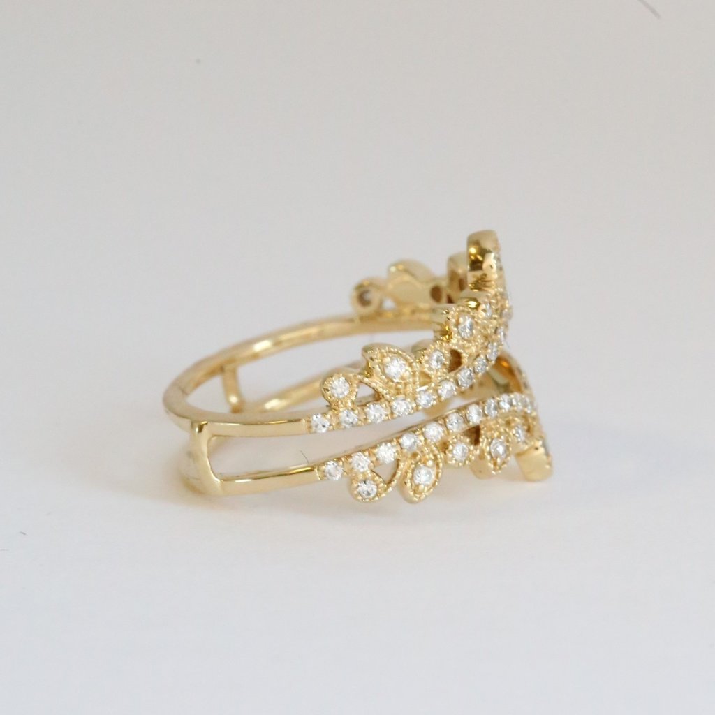 American Jewelry 14k Yellow Gold .50ctw Diamond Leaf Milgrain Vine Ring Guard (Size 7)
