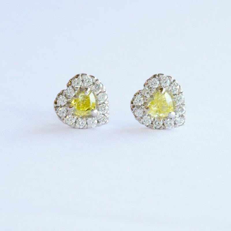 American Jewelry 14k White Gold 1.20ctw (.50ct Yellow Heart Ctr) Diamond Halo Stud Earrings