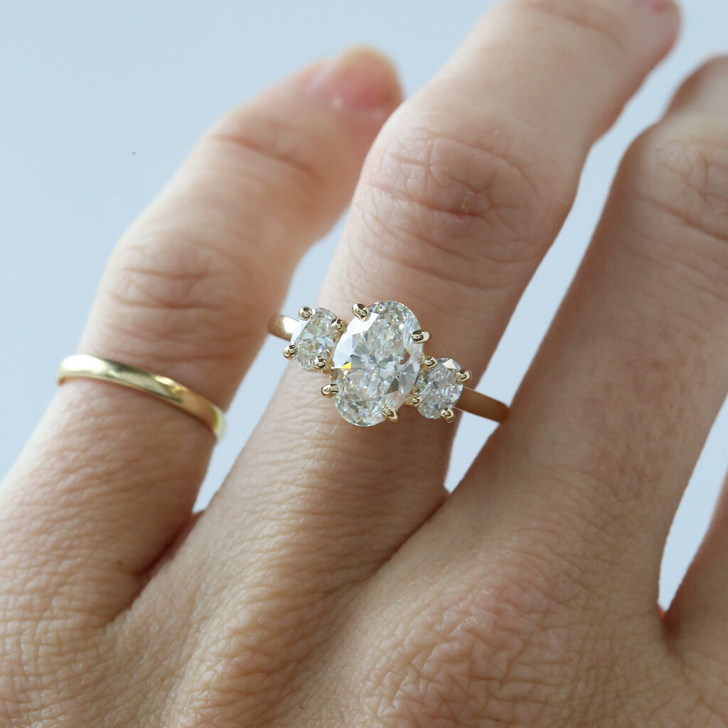 American Jewelry 14k Yellow Gold 2.53ctw (2.03 G/VS1 Center) Oval Lab Grown Diamond Three-Stone Engagement Ring (6.5)