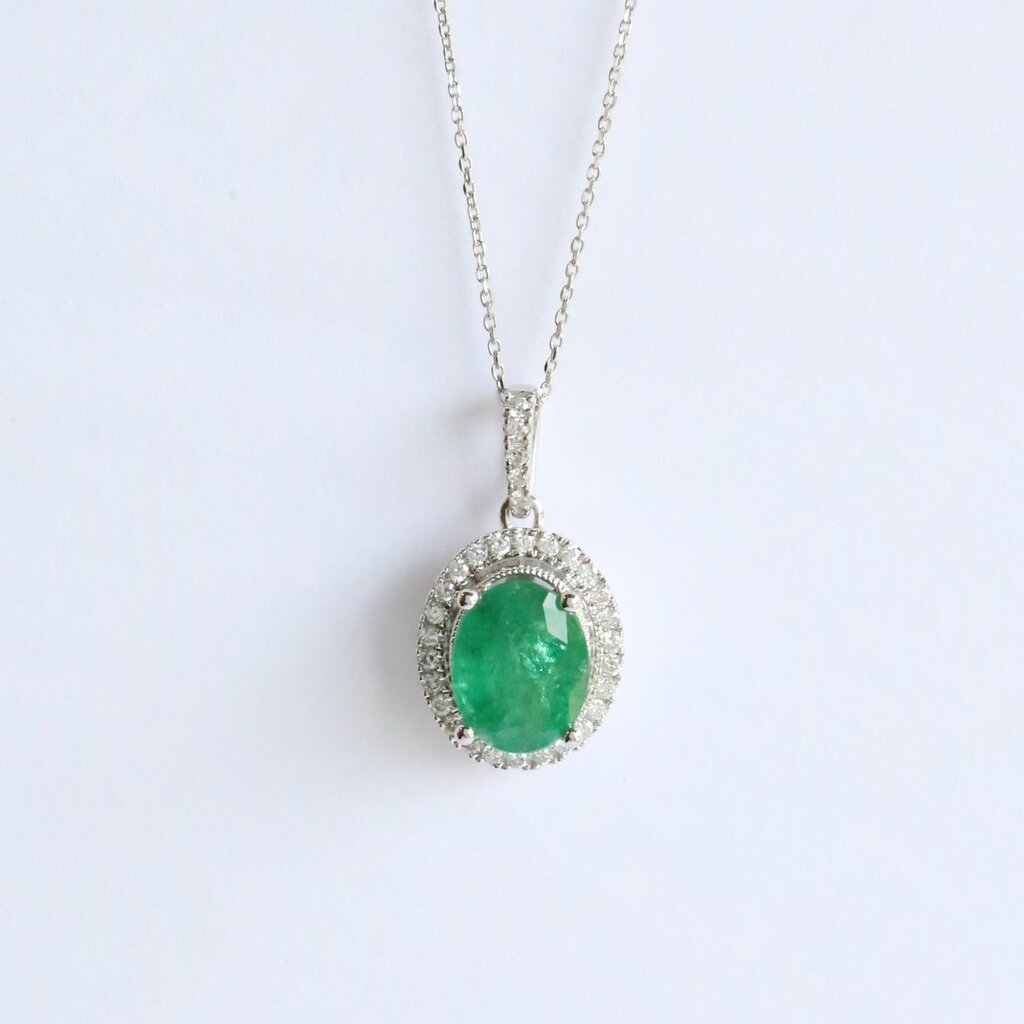 American Jewelry 14k White Gold 1.71ct Emerald .24ct Diamond Oval Halo Necklace