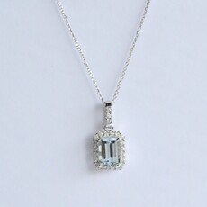 American Jewelry 14k White Gold .92ctw Aquamarine .16ctw Diamond Halo Necklace