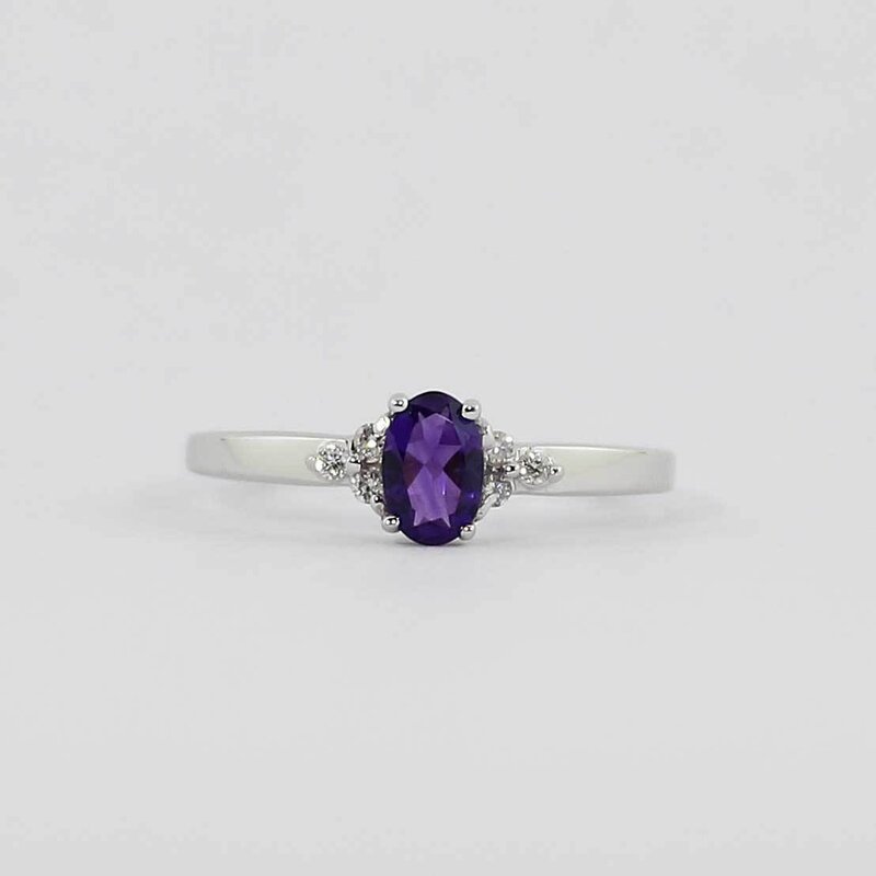 American Jewelry 14k White Gold Oval Amethyst & Diamond Birthstone Ring (Size 7)