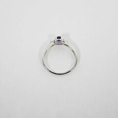 American Jewelry 14k White Gold Oval Amethyst & Diamond Birthstone Ring (Size 7)