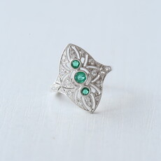 American Jewelry 14k White Gold 0.23ctw Diamond 0.26ctw Emerald Bezel Set Milgrain Vintage Ring (Size 7)