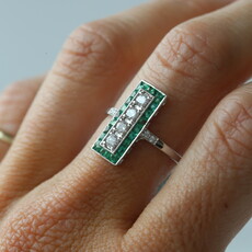 American Jewelry 14k White Gold 0.38ctw Diamond 0.65ctw Emerald Bezel Set Milgrain Vintage Ring (Size 7)
