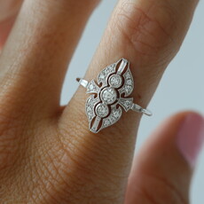 American Jewelry 14k White Gold 0.47ctw Diamond Bezel Set Milgrain Vintage Ring (Size 7)