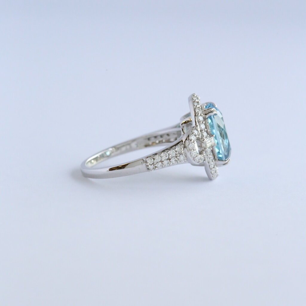 American Jewelry 14k White Gold 3.10ct Aquamarine .53ctw Diamond Halo Ring (Size 6.5)