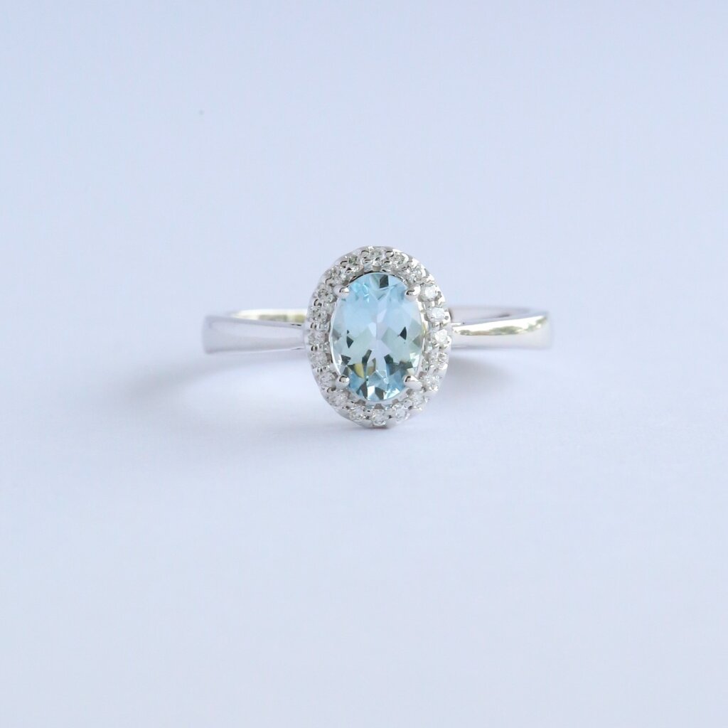 American Jewelry 14k White Gold .66ctw Aquamarine .11ct Diamond Halo Ring (Size 6.5)