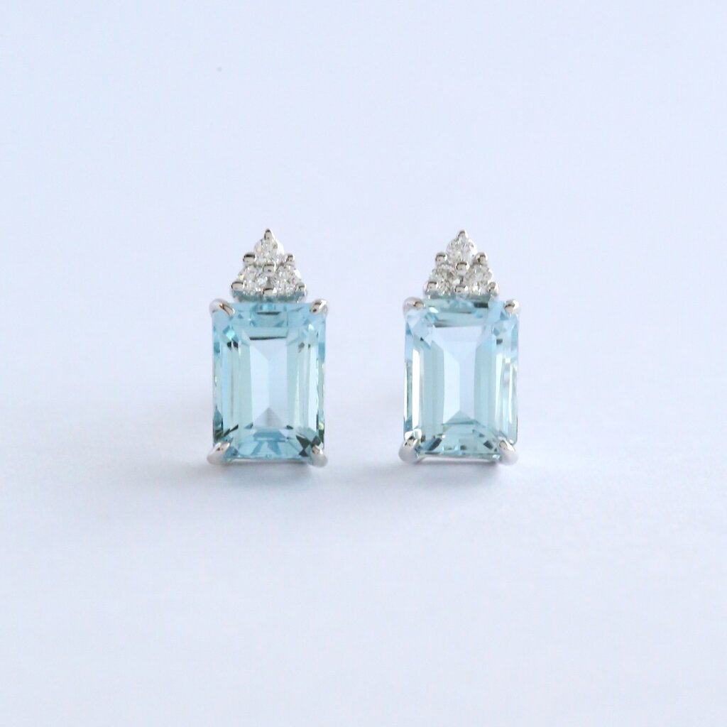 American Jewelry 14k White Gold 2.01ct Emerald Cut Aquamarine .06ct Diamond Stud Earrings