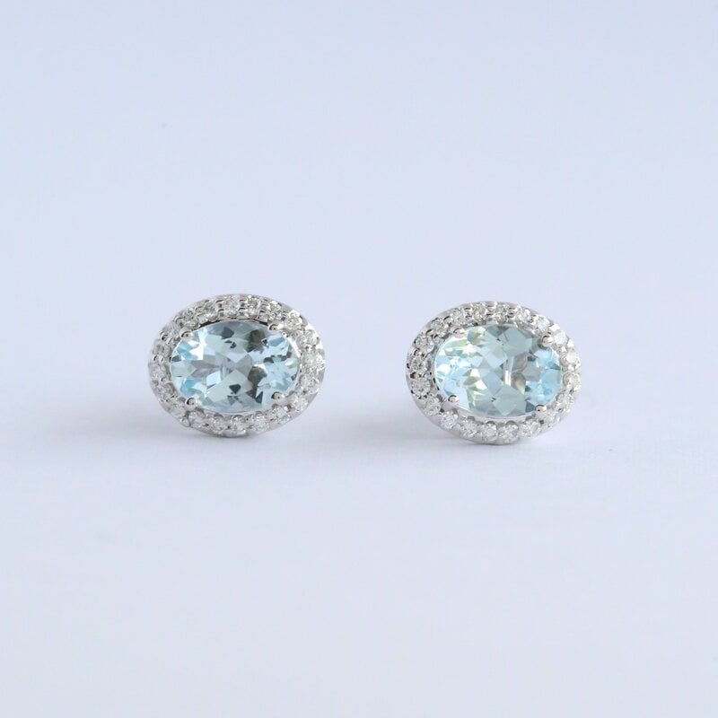 American Jewelry 14k White Gold 1.18ct Aquamarine .18ct Diamond Oval Halo Stud Earrings