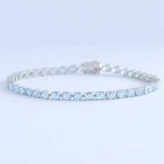 American Jewelry 14k White Gold 5.68ctw Oval Aquamarine Tennis Bracelet