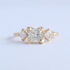 American Jewelry 14k Yellow Gold 2ctw (1.5 J/I1 Ctr) Princess Cut Diamond Three Stone Engagement Ring