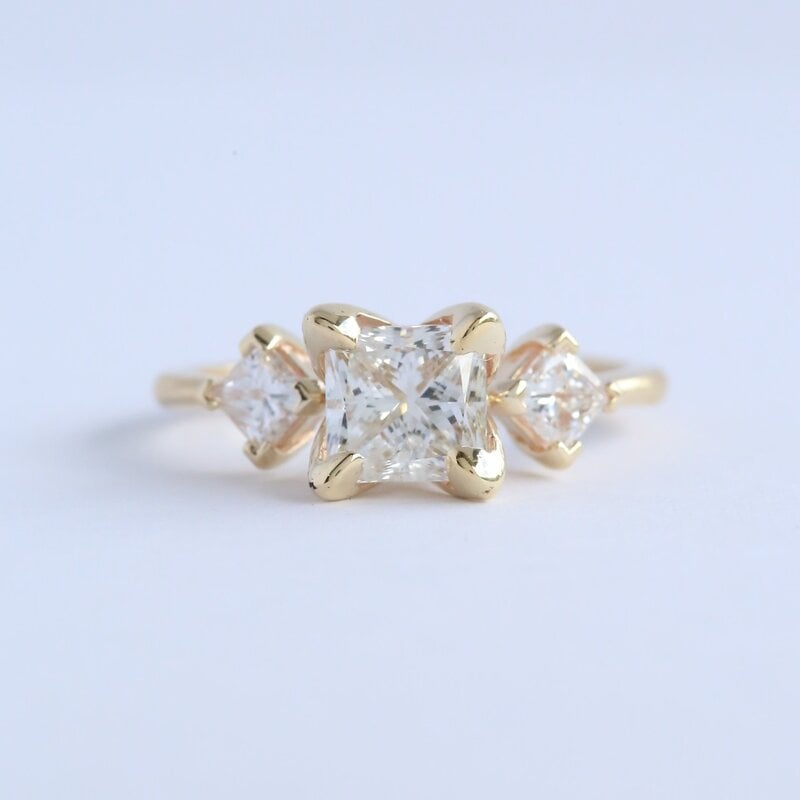 American Jewelry 14k Yellow Gold 2ctw (1.5 J/I1 Ctr) Princess Cut Diamond Three Stone Engagement Ring