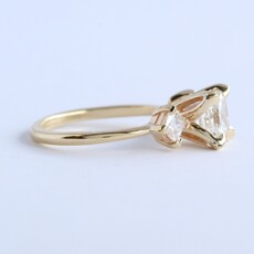 American Jewelry 14k Yellow Gold 2ctw (1.5 J/I1 Ctr) Princess Cut Diamond Three Stone Engagement Ring