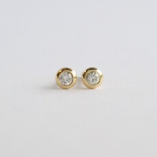 American Jewelry 14k Yellow Gold .06ctw Diamond Petite Bezel Stud Earrings