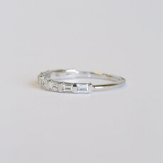 American Jewelry American Classic Small East-to-West Baguette Diamond Band (0.55ctw)